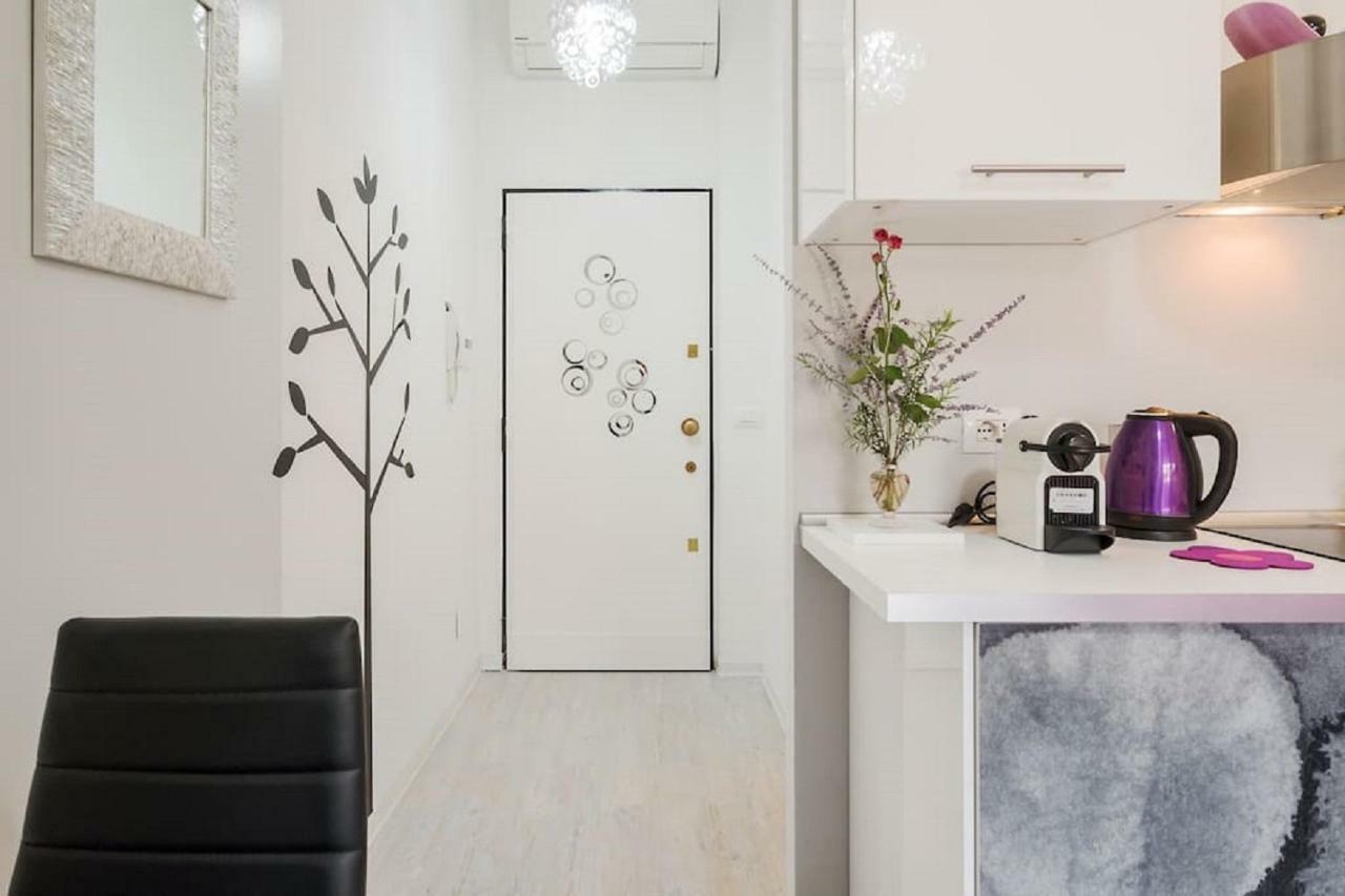 ℒovely & ℰlegant Studio Next To Duomo/Missori Milan Exterior photo